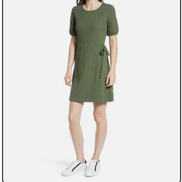 Madewell Dresses & Skirts - Madewell Olive Green Short Sleeve Wrap Dress